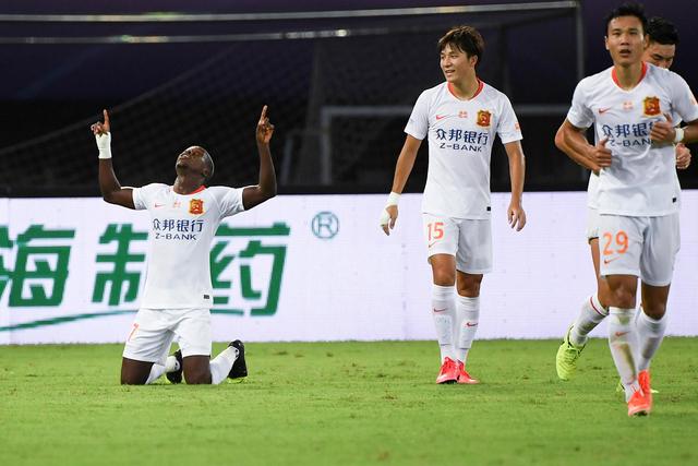 1-0！英超完成卫冕！水晶宫夺欧协联+直通欧联，奖金1.6亿创纪录